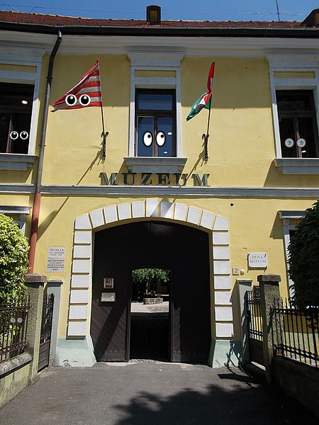 Flag, Plant, Window, Window, Window