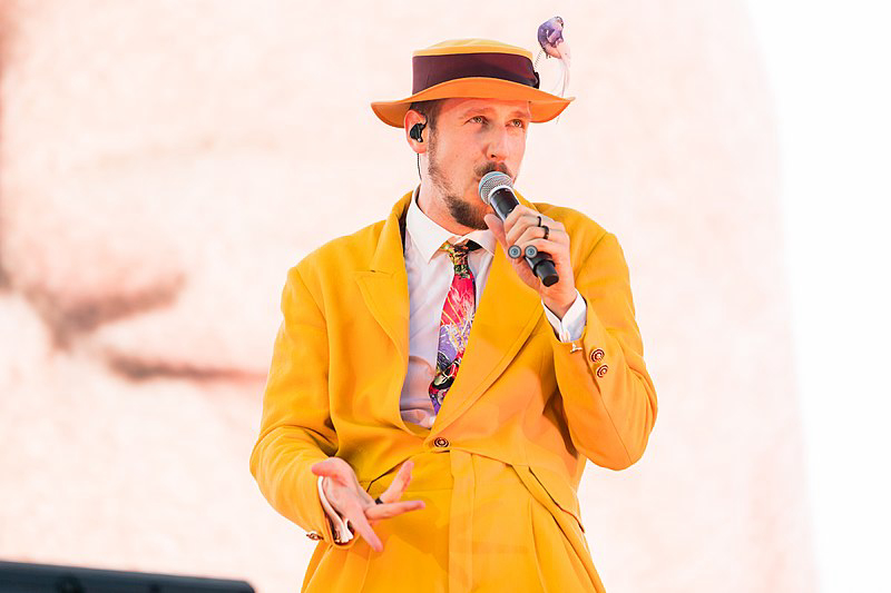Tie, Microphone