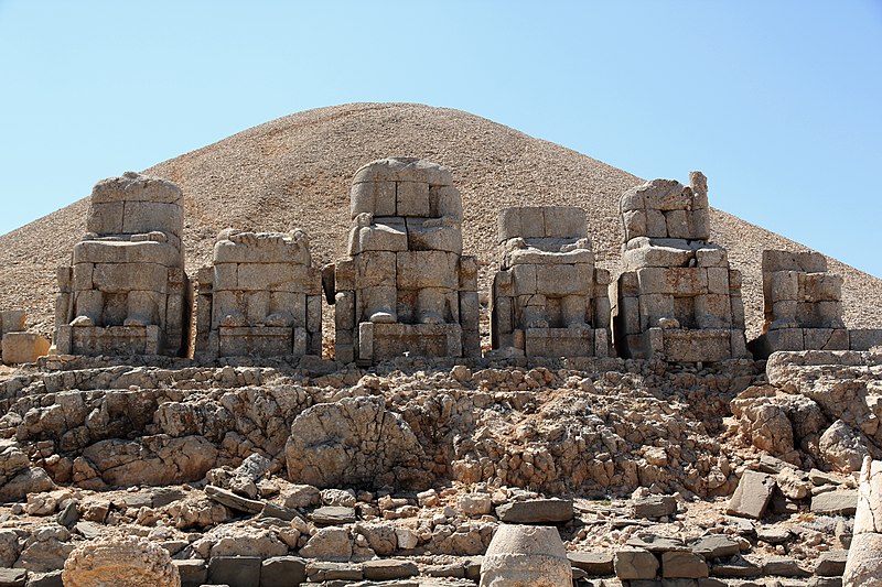 tag ur self I'm the Mount Nemrut