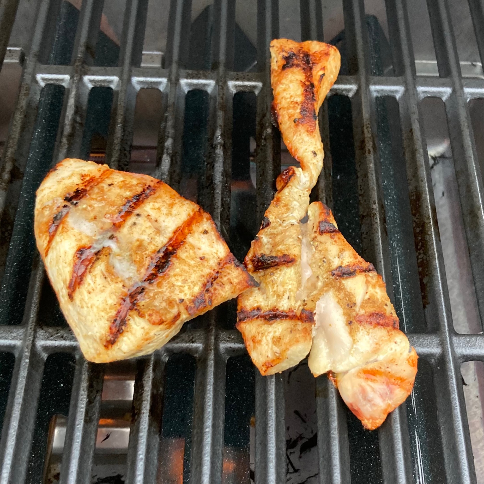 Hey, grilling a single chicken breast on a weeknight is viable!