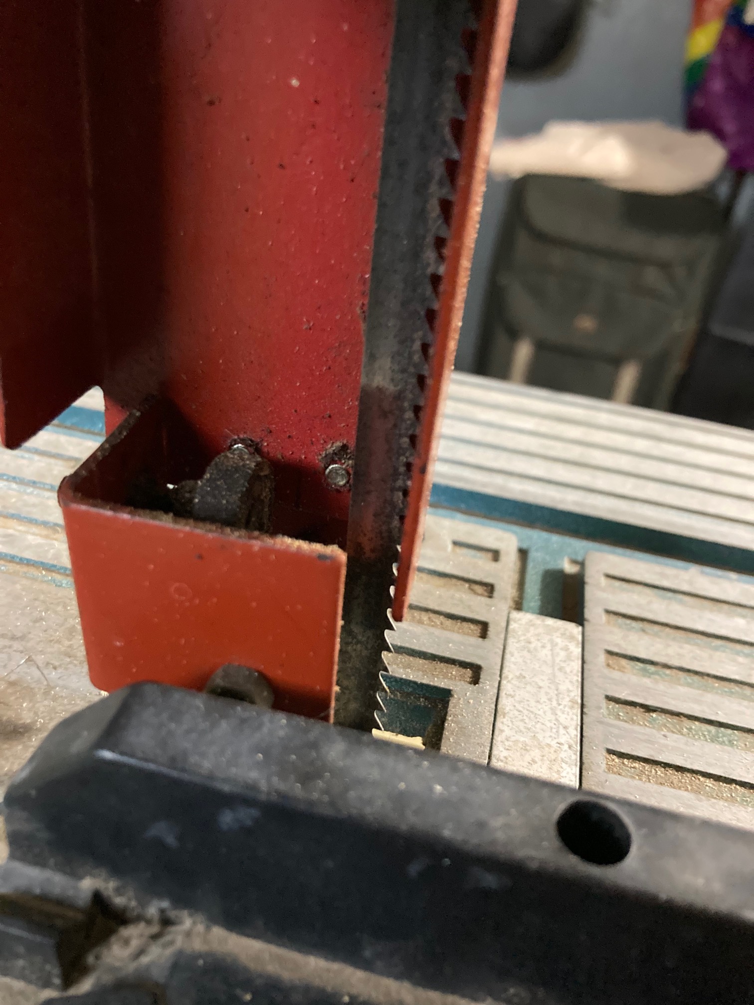 One of the five bandsaw books I got from the library said that “wandering blade” can be caused by un