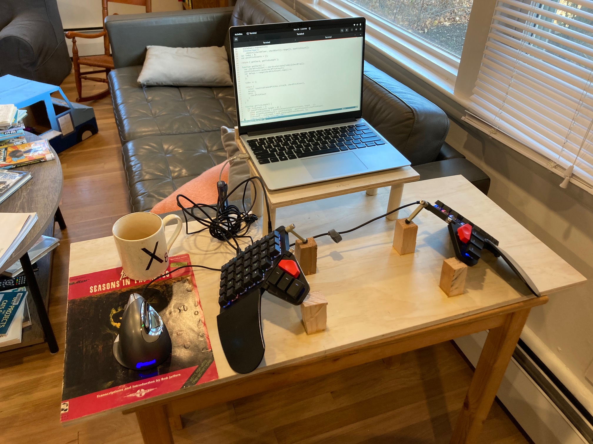 The new shallow table/tenting kit/laptop shelf setup feels solid so far. I might need to cut a notch