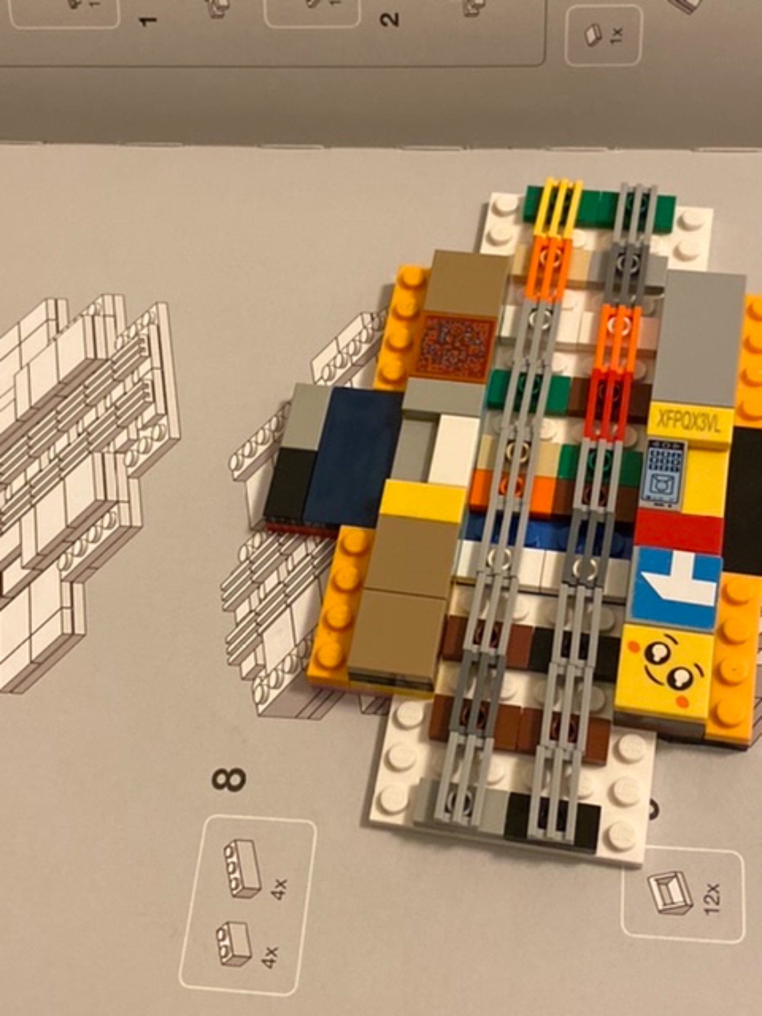 I really like the junkyard aesthetic applied to Lego Architect designs.