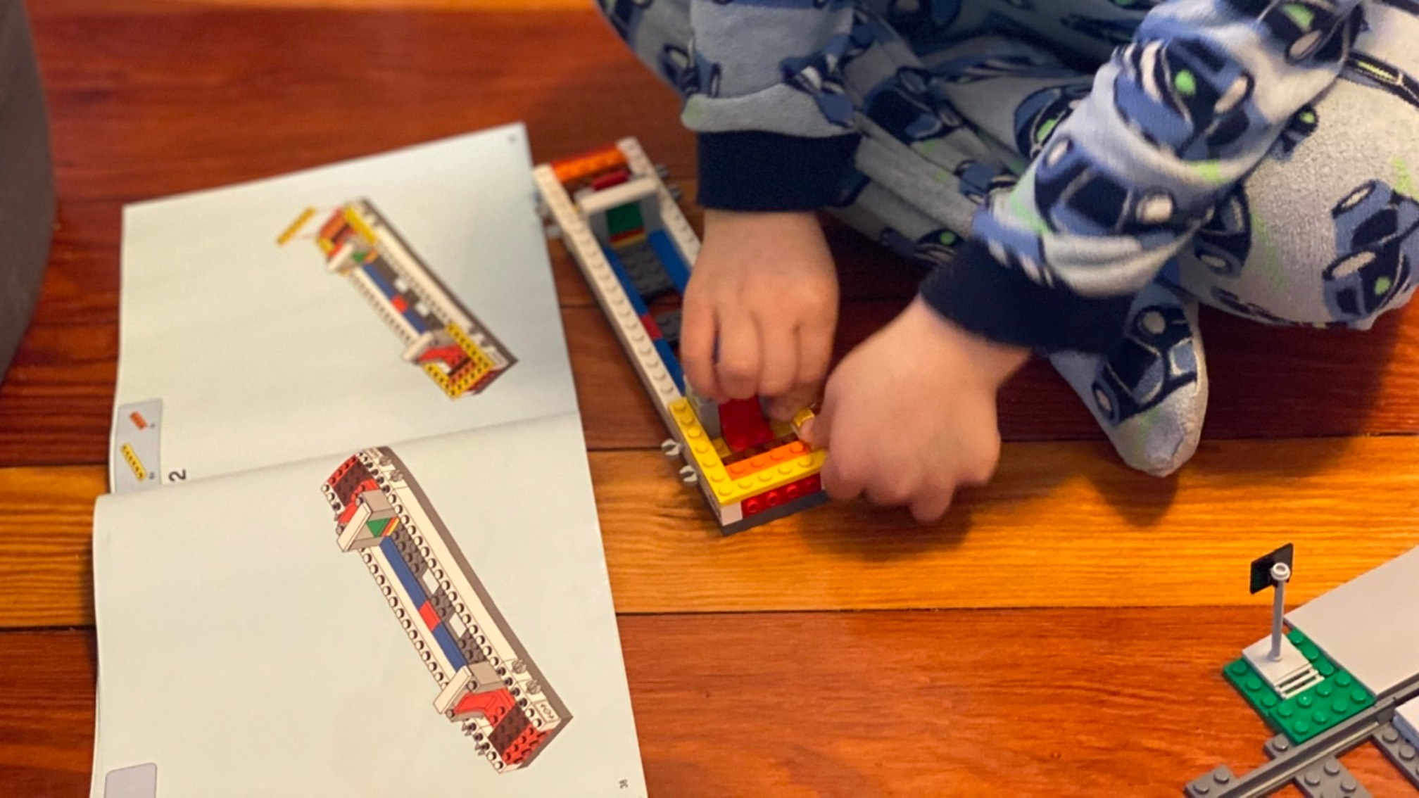 I really enjoy how Lego provides detailed interior building instructions for stuff that’s going to b