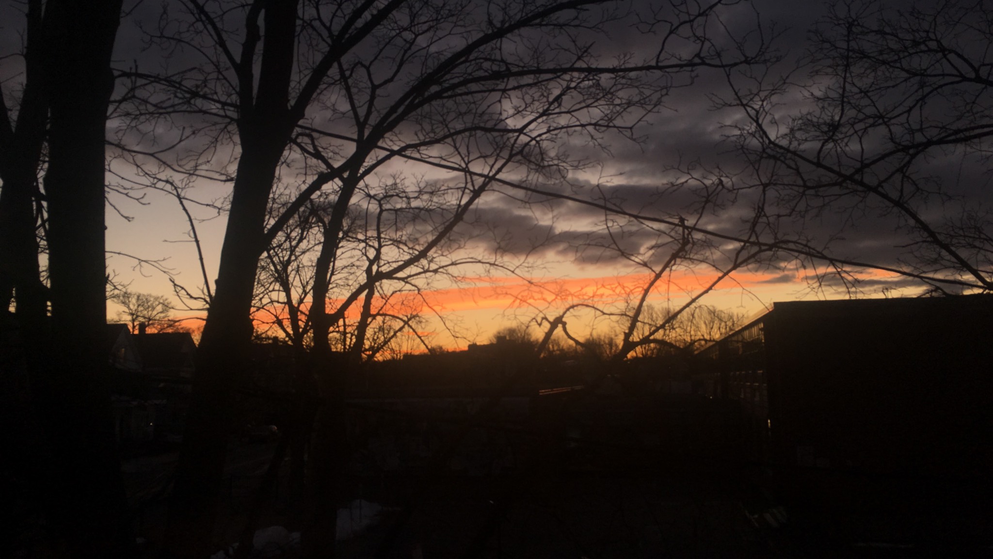 Da clouds.<br><br>It's interesting that if I leave the light sensitivity at the default level withou