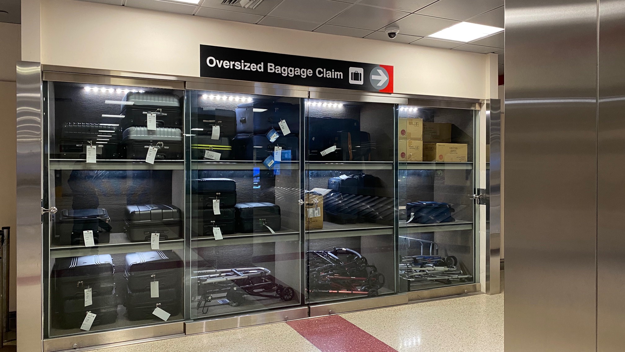 I like that these oversized baggages are safely imprisoned.
