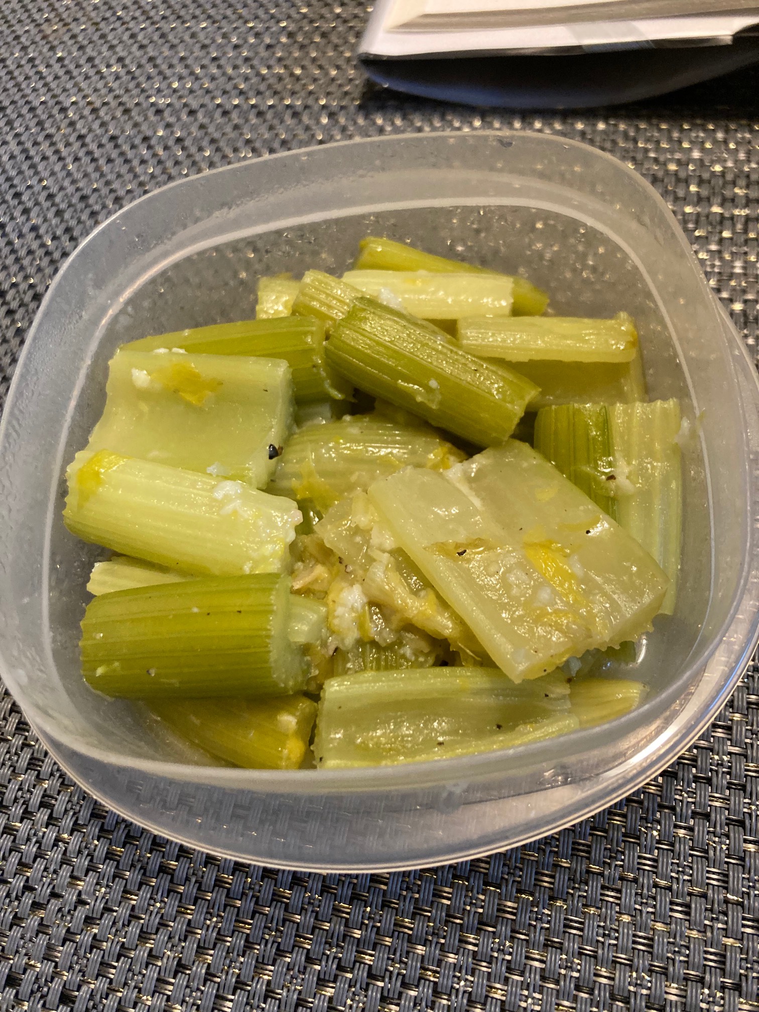 Reheated braised celery is surprisingly good!