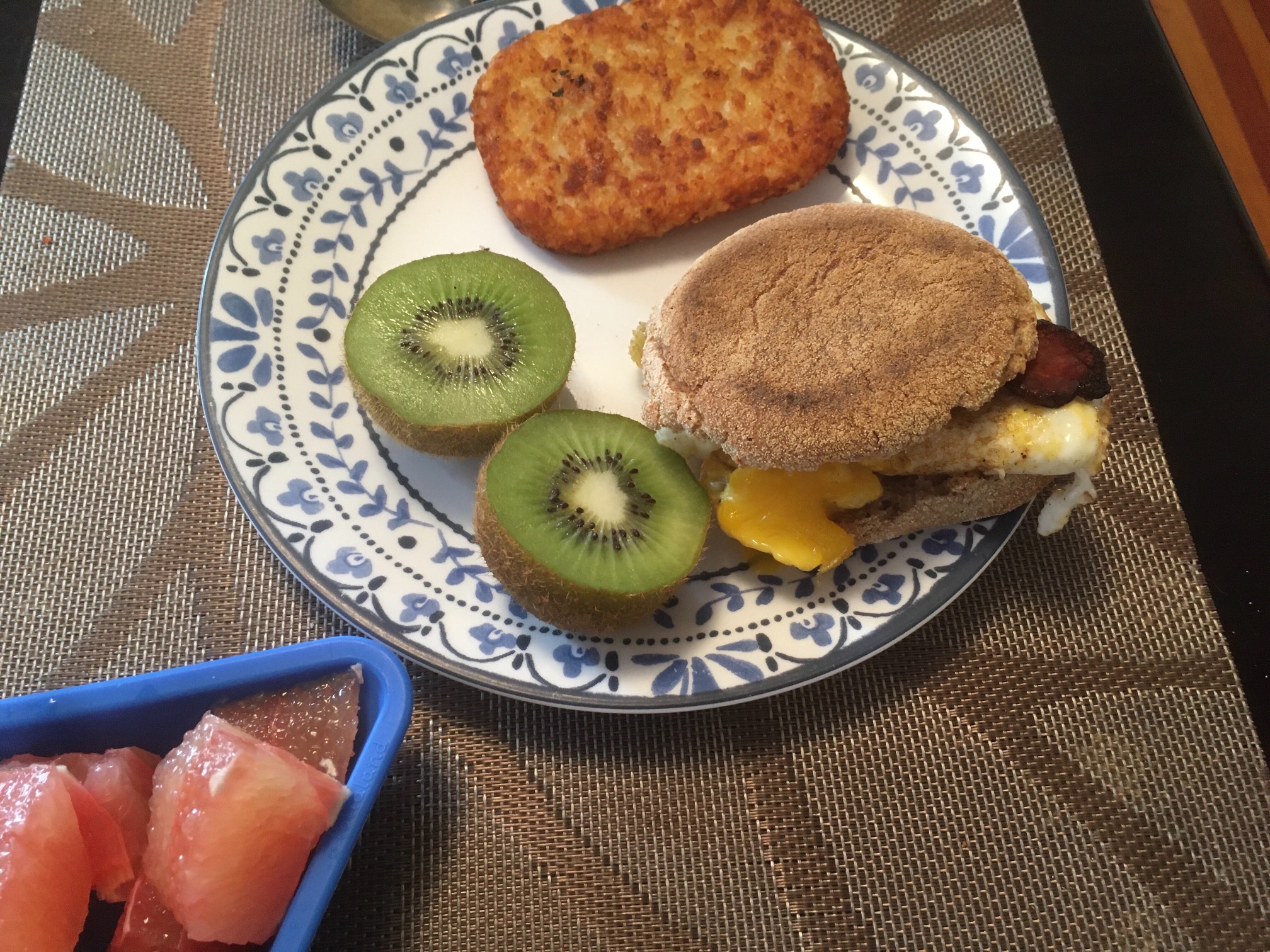 I always forget that kiwi looks better than it tastes.