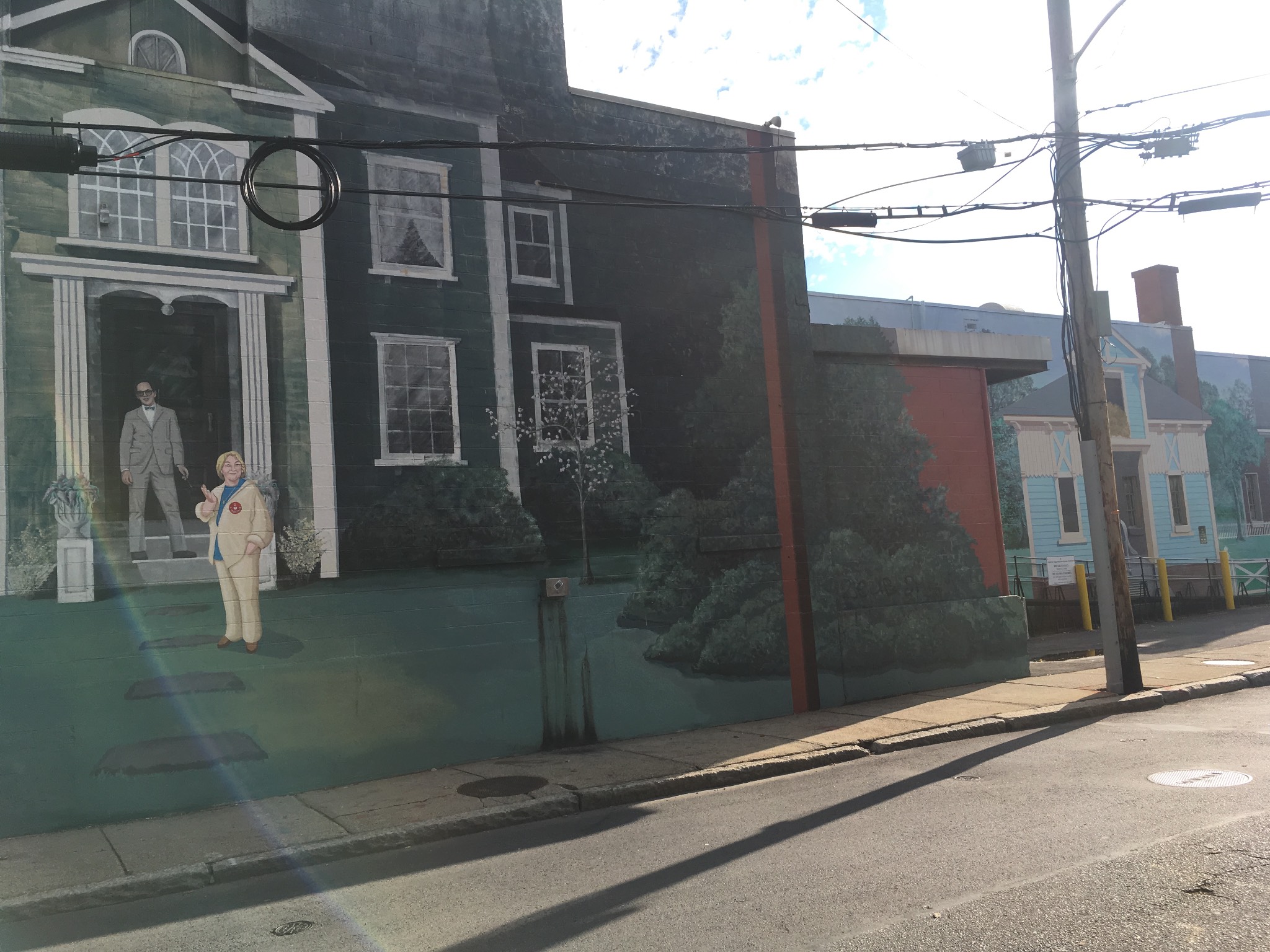 Huh, the back of Porter Square shopping center has a mural of what I guess is olde timey Porter Squa