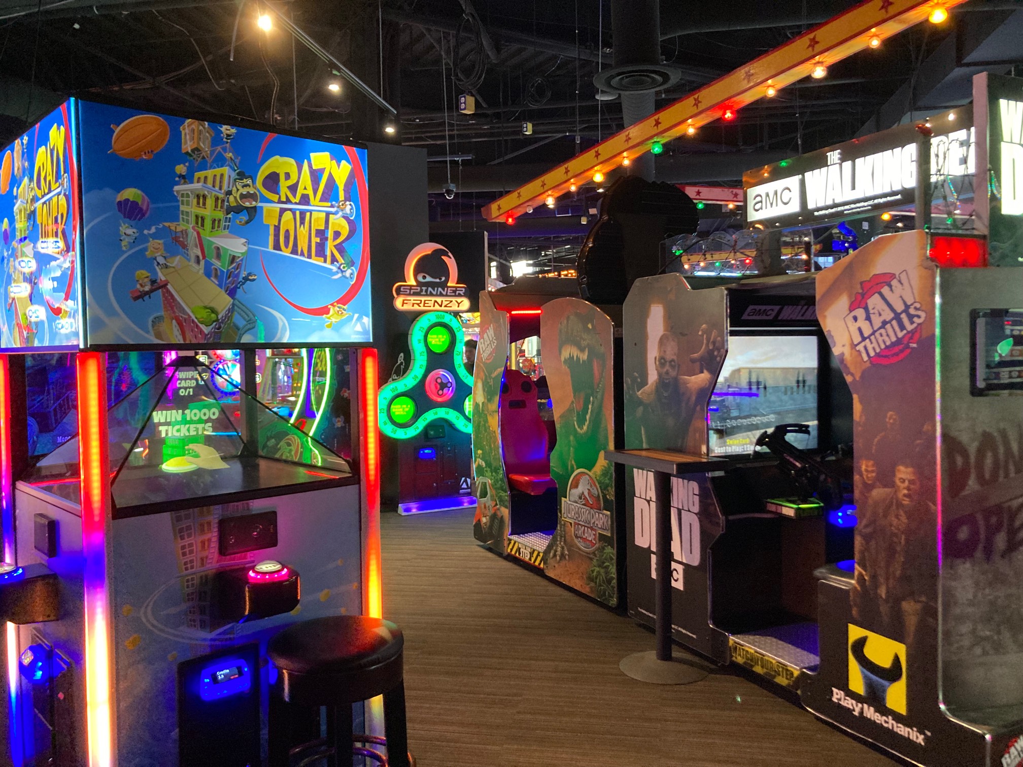 Arcade with Crazy Tower, Walking Dead, some fidget spinner game