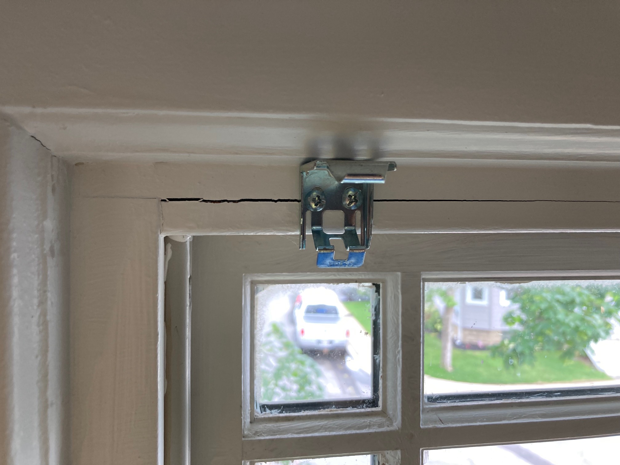 Yup. Here’s the jamb in the guy’s room.