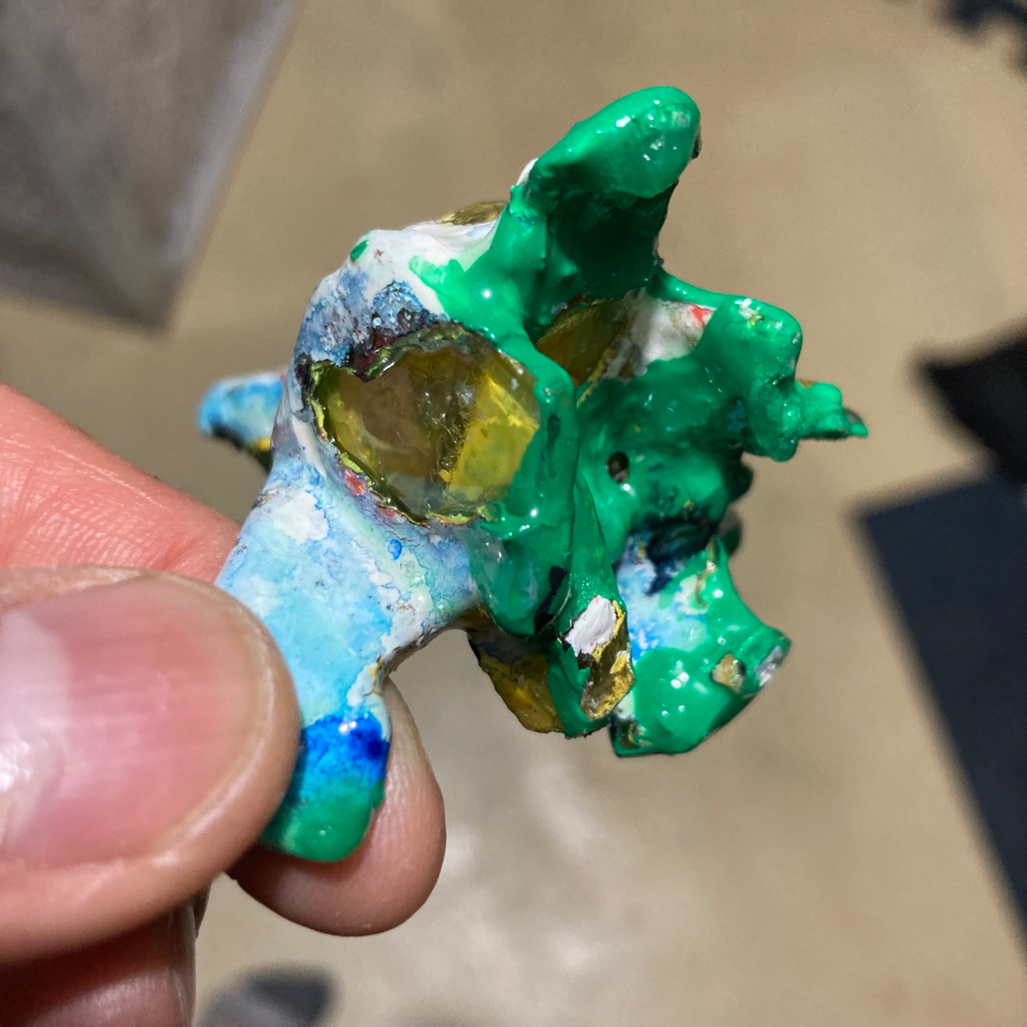 The epoxy resin distributed itself evenly. As a result, it’s very thin, though. I had visions of enc