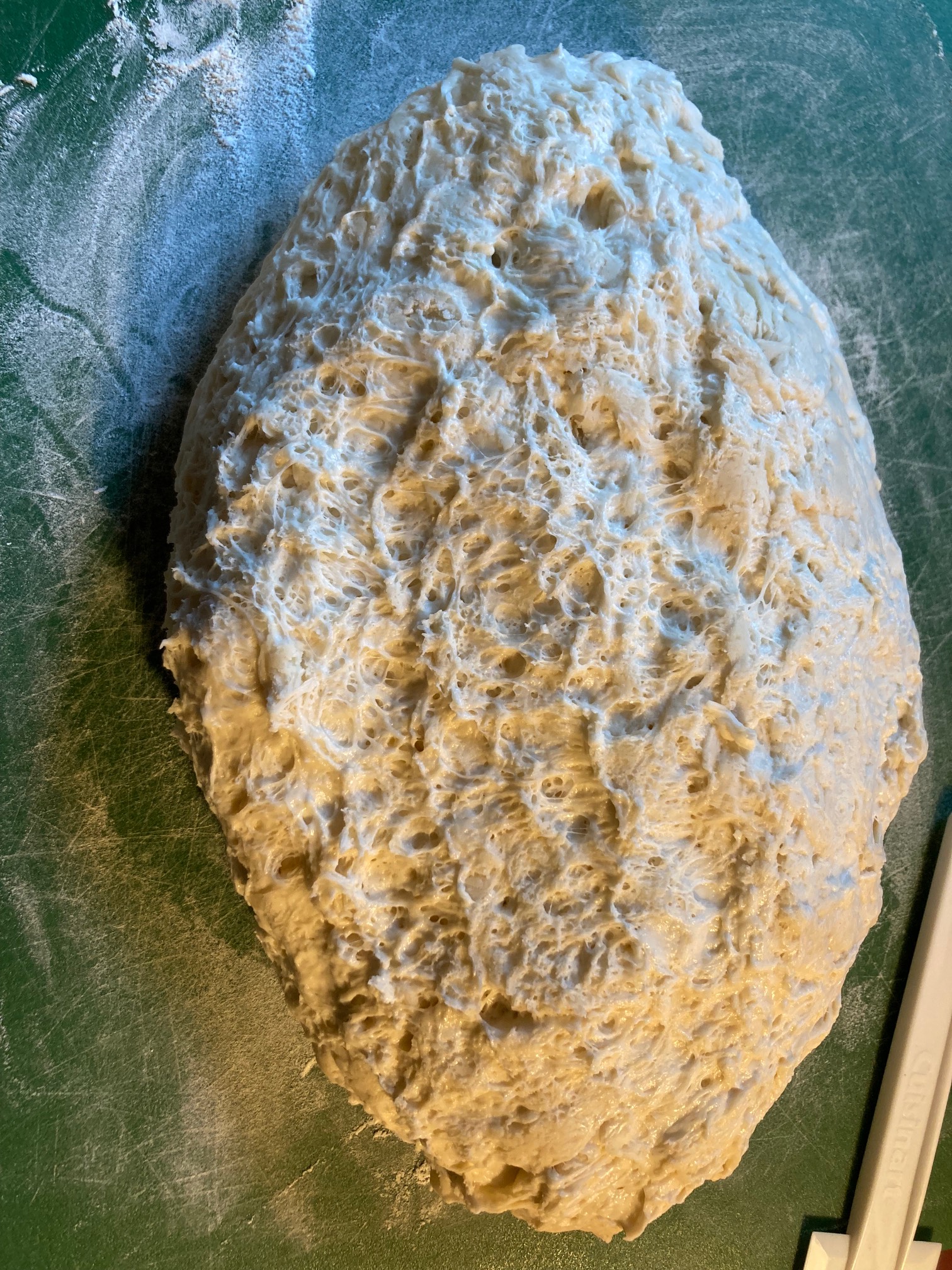 Moon loaf. I wonder if I’d just get a megabaguette if I cooked it like this.