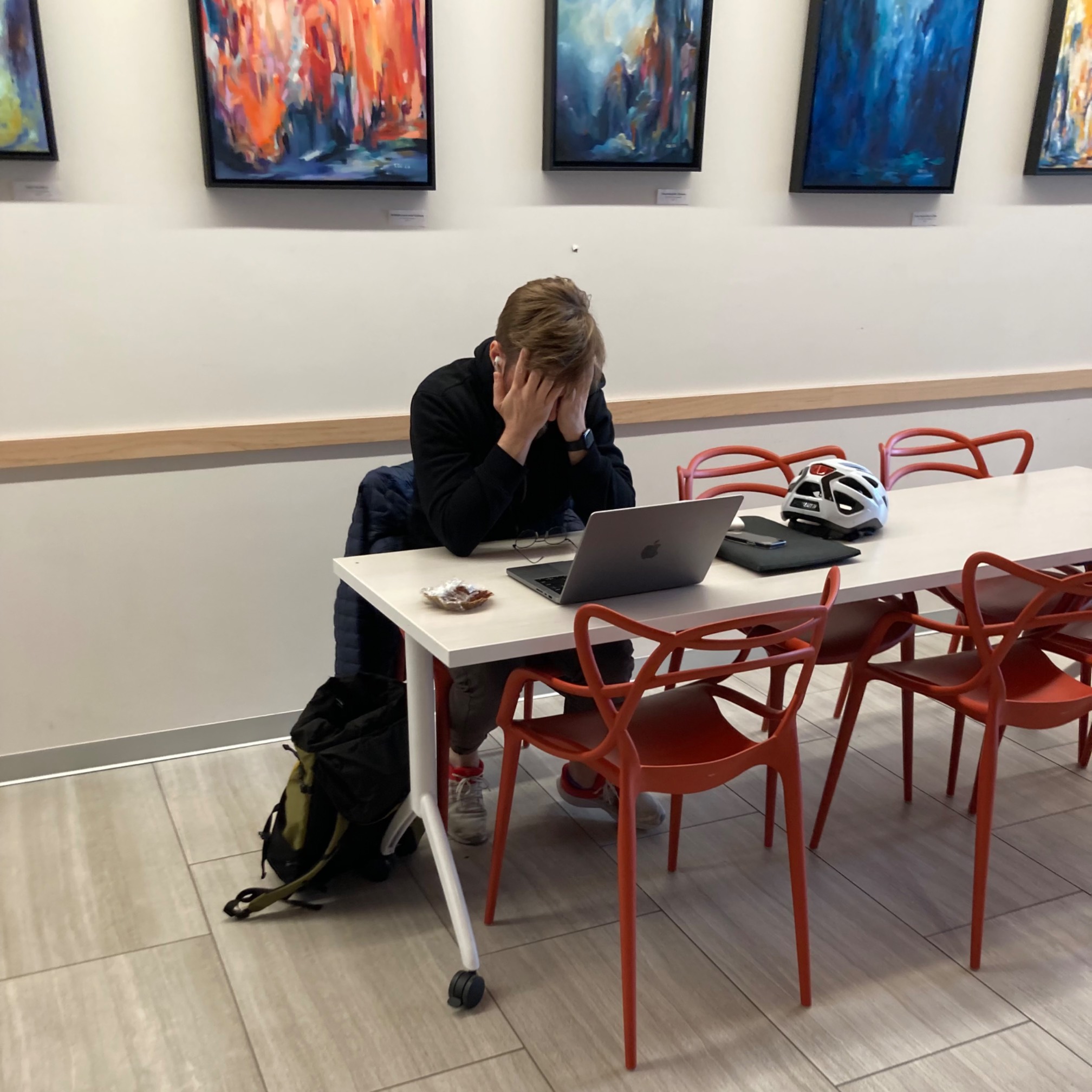 I’d sell this to a stock photo collection if their ML-driven demise wasn’t imminent. This guy was li