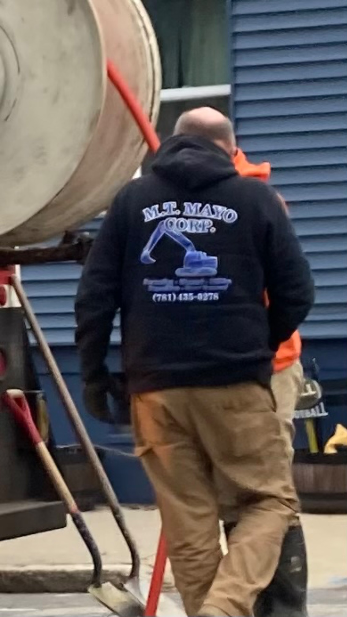 Maybe if these guys worked harder, their mayo would be full!