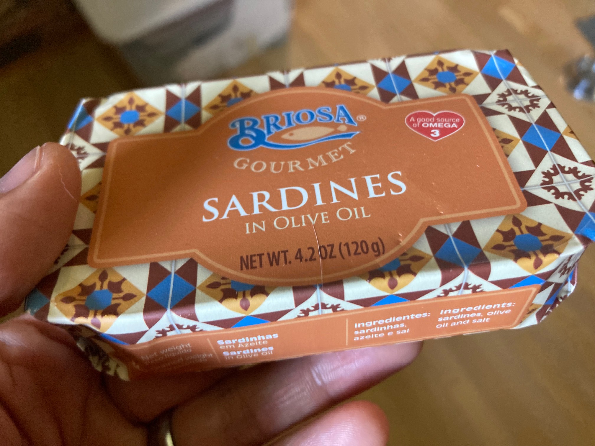 Can with sardines label