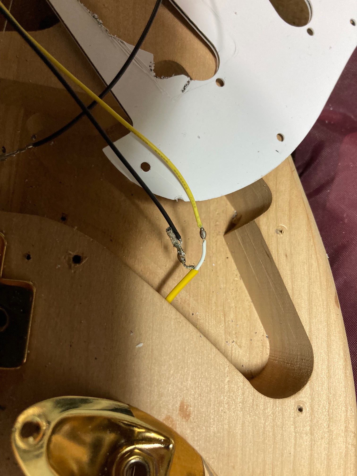 Goodbye, modularity. Had to cut out the plug and directly solder the wires.